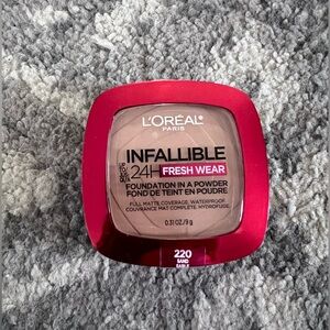 L'Oreal Infallible 24H Fresh Wear Powder Foundation - Sand 220 - Red Compact